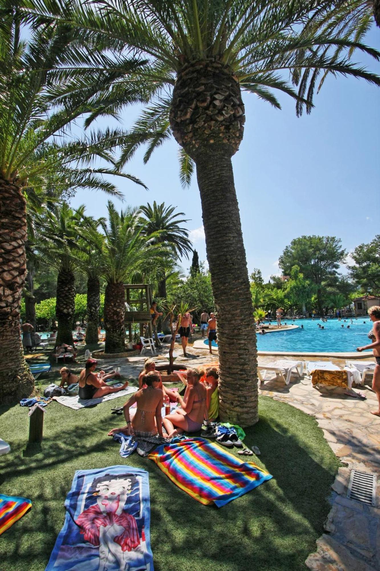 Camping & Resort La Torre Del Sol Miami Playa Luaran gambar